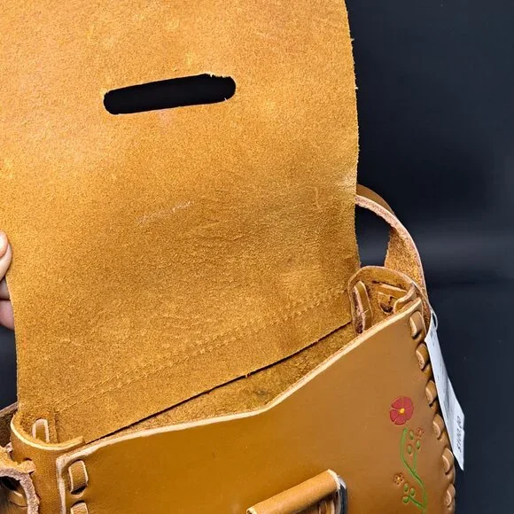 Wilsons VintageGenuine Leather Floral Shoulder Bag with floral Tulip design. NW - Picture 3 of 7